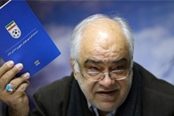 غیاثی: گل چهارم پرسپولیس آفساید نبود/ فولاد پنالتی طلبکار نیست