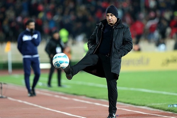 قلعه‌نویی: هیچ‌وقت نگفتیم بازی‌هایمان با پرسپولیس همزمان برگزار شود!