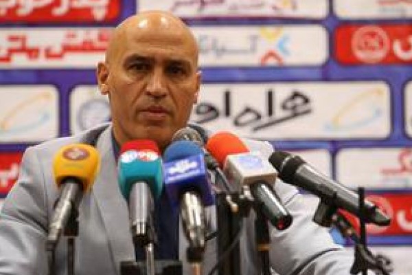  منصوریان: حسن‌زاده به موضوع نفت ورود کند 