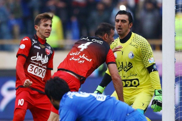  آیا محرومیت کاپیتان های پرسپولیس و استقلال از سوی کمیته انضباطی عادلانه بود؟