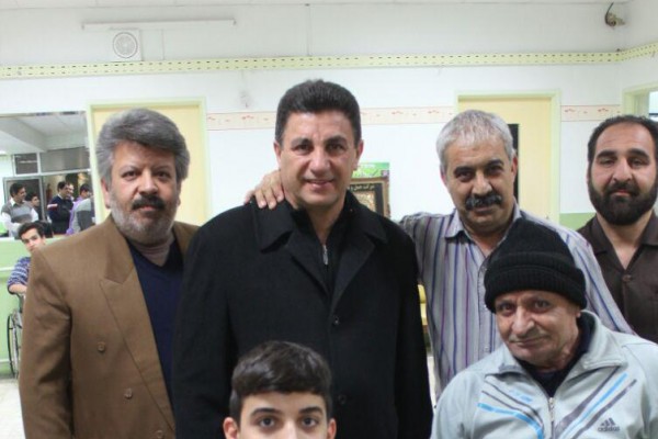  سرمربی تراکتور در آسایشگاه معلولان