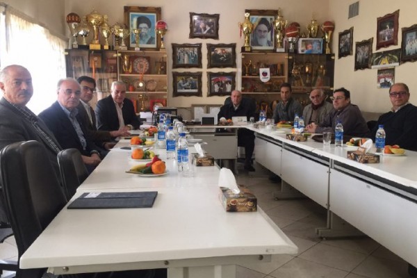 لطفا مذاکرات و نوع عقد قرار داد با "نناد" را شفاف اعلام کنید