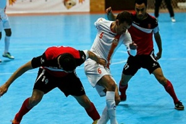  سایه سنگین دبیری و مس پشت سر گیتی پسند