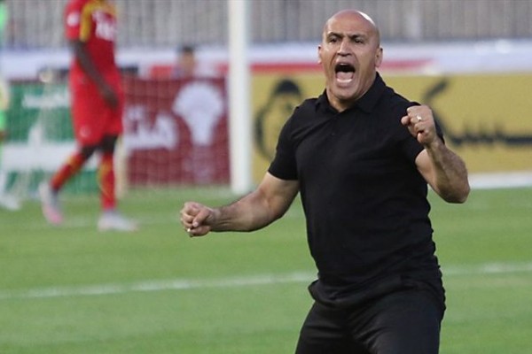 علیرضا منصوریان موفق‌ترین مربی سال ۹۵ در تقابل با پرسپولیس