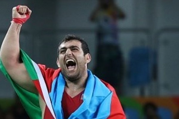  شریعتی: با ناداوری روسیه را قهرمان کردند 