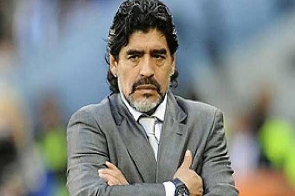 ميانجيگری مارادونا برای کاهش محروميت مسی 