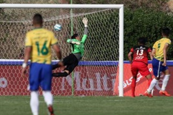  نفت آبادان 1 - پرسپولیس 0؛ افتتاحیه 96 به کام برزیلی‌ها 