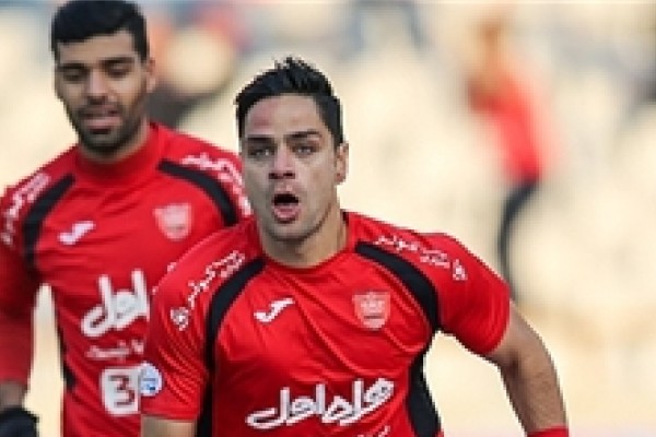  هافبک پرسپولیس: استقلال به ما نمی‌رسد 