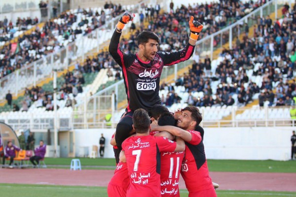  جام شانزدهم بالاخره قرمز شد/ ستاره دهمین قهرمانی بر سینه پرسپولیس
