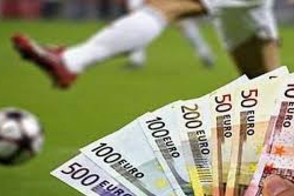  اتومبیل 4 میلیاردی آقای فوتبالیست ایرانی!