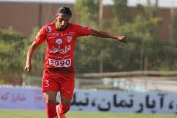  هافبک جنجالی سرخپوش می‌ماند