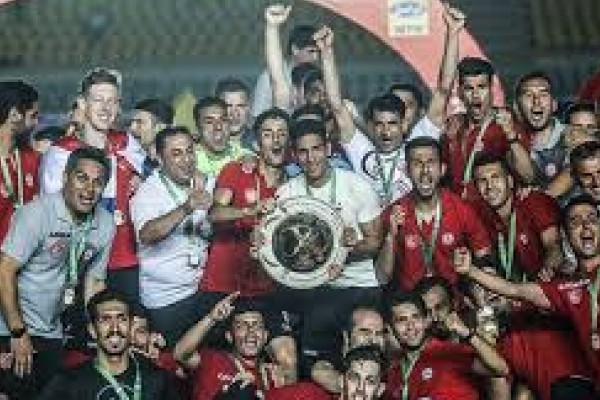  گرو کشی علی دایی و دوستان از باشگاه نفت/ مطالبات را پرداخت کنید، جام را تحویل بگیرید