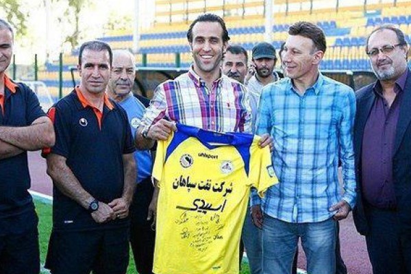  علی کریمی سرمربی نفت تهران شد