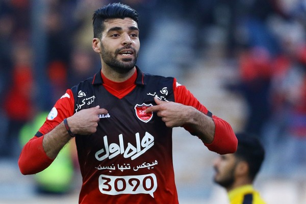 حق بازیکنان پرسپولیس این همه مشکلات مالی نیست/الاهلی هر روز بازیکن می‌گیرد اما ما مشکل داریم