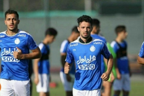  فدراسیون فوتبال کوتاه آمد/ محرومیت سه بازیکن استقلال لغو شد 