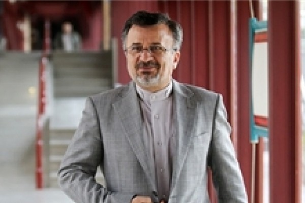 داورزنی: وزارت ورزش نمی‌تواند به هیچ باشگاه حرفه‌ای ریالی کمک کند