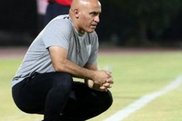 سرمربی استقلال دروازه‌بان شد 