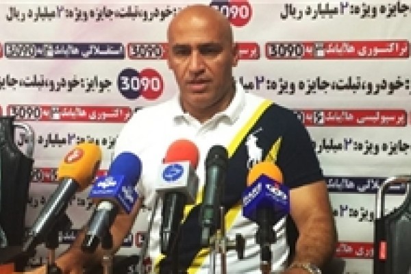 منصوریان: تا خرخره بدهکار هستیم