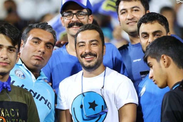 عکس/ بازیگر معروف تماشاگر ویژه بازی استقلال