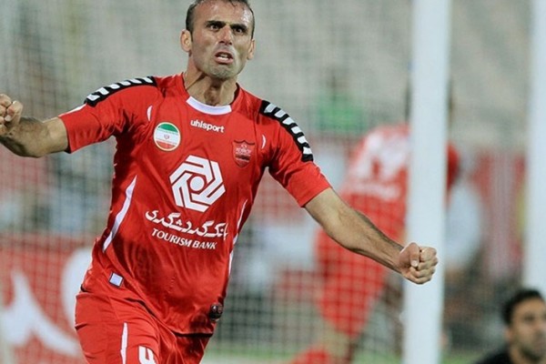  ستون پرسپولیس بازی با الاهلی را از تلویزیون تماشا می‌کند!