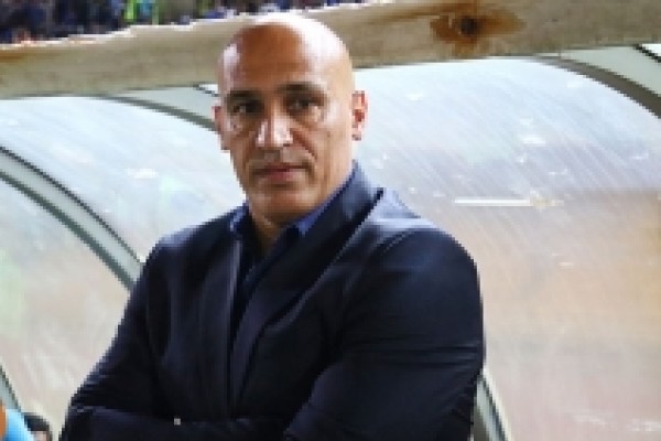  منصوریان: با فضای تمسخر و بی‌سوادی فوتبال مشکل دارم/ آرزو می‌کنم پرسپولیس با سربلندی برگردد