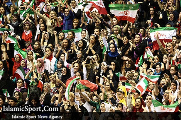 در حال حاضر ورزشگاه‌های کشور شرایط حضور بانوان را ندارند