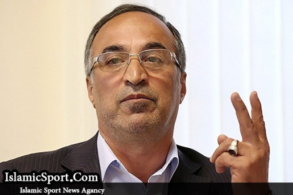 دولت چرا باید از بیت‌المال تاوان ناتوانی مدیران پرسپولیس و استقلال را بدهد؟