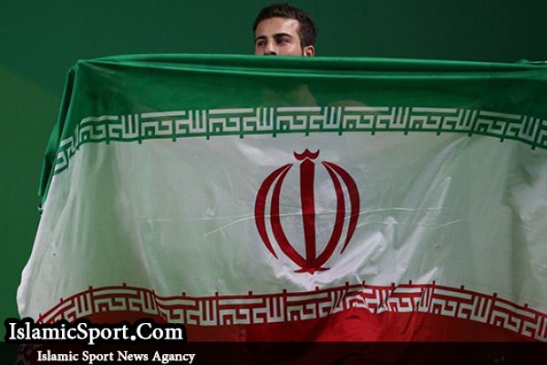  رستمی پس از خبر حراج مدالش برای زلزله‌زدگان: ما ایرانی‌ها پشت سر هم قرار داریم