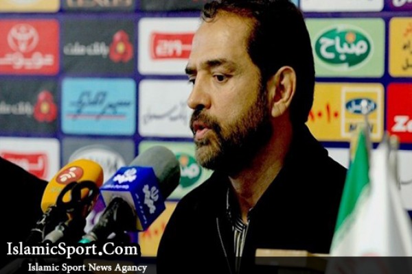 کریمی: کلاهتان را قاضی کنید، در 6 بازی 2 گل خوردیم/ با دندان اژدها، پهن شتر و گاو نر به دنبال جادوگری بودند!