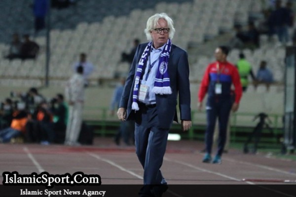 شفر: هافبک‌های استقلال باید محکم‌تر و شدیدتر بجنگند