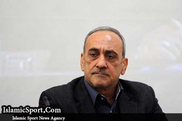 نمی‌توانیم بازیکنان را به دلیل دیدار با هدایتی توبیخ کنیم؛ سکه‌ها را هم او نداده است 