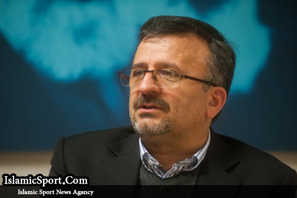 داورزنی: می‌خواهیم فوتبال در جام جهانی دغدغه‌ای نداشته باشد/ وزارت تمام قد در کنار کشتی و تیم ملی فوتبال است