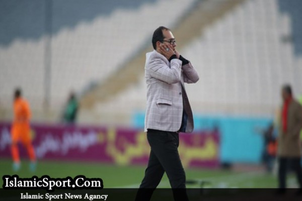 ربیعی: گل اول پرسپولیس حاصل اشتباه داوری بود/ در خط حمله دستم خالی بود