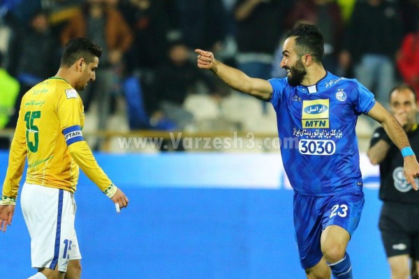 جشن شجاعیان بعد از اولین گل در آزادی