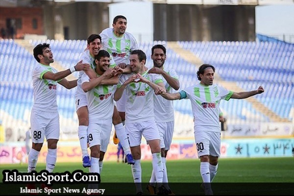 باخت استقلال مقابل ذوب‌آهن/ آبی‌ها پس از ۱۲ هفته شکست خوردند