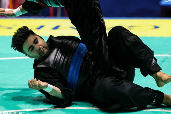  عکس/ تار و مار شدن ایرانی‌ها در جاکارتا!