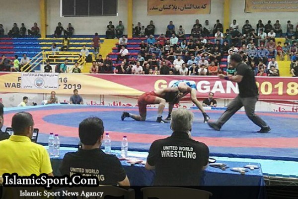 شکست تیم پر مهره بابل در لیگ برتر کشتی