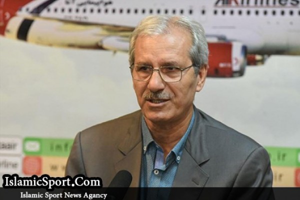 آنهایی که استیل آذین را با تراکتورسازی مقایسه می‌کنند تلویزیون سیاه‌وسفید دارند/ کریمی بازیکنان مصدوم و بازنشسته می‌گرفت!