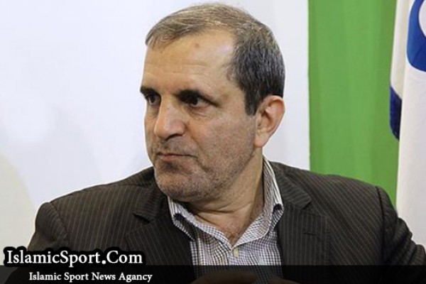 دولت در خصوصی سازی استقلال و پرسپولیس کم لطفی می کند/ وزیر ورزش باید درباره تخلف استقلال و پرسپولیس توضیح دهد