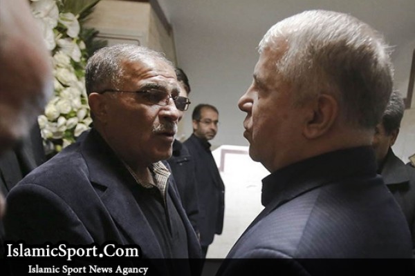 بعد از نیمه اول بازی با السد، برخی‌ به من گفتند «آشغال!»/ بعضی از پیشکسوتان استقلال با ۳۰۰ هزار تومان خودشان را فروختند