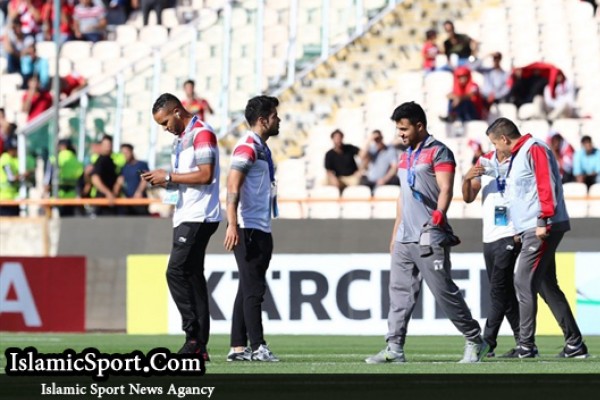 اشتباه کردن جلوی پرسپولیس تاوان دارد/ سرمربی ما توان صحبت کردن نداشت 