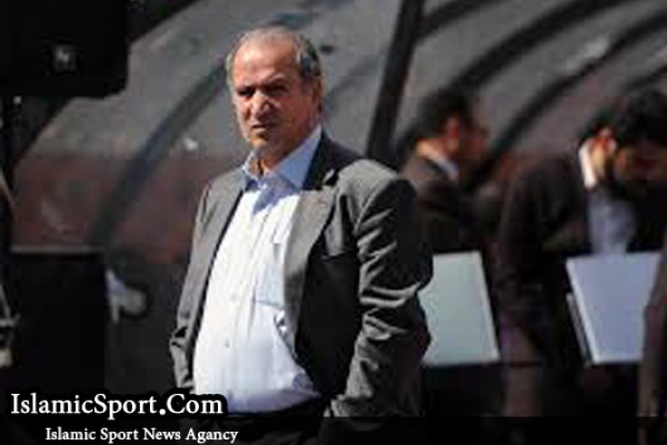 تاج: در موضوع بازنشستگی تابع قانون هستم/ از نظر من پرسپولیس قهرمان آسیا است