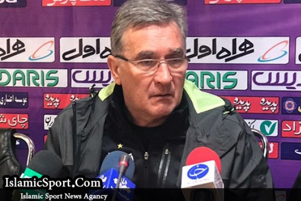 برانکو: از خاورمیانه و شرق آسیا پیشنهاد دارم/ تمام تمرکز را روی لیگ برتر و جام حذفی گذاشتیم