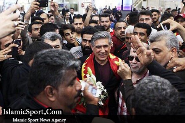 قطبی: عشقی مانند فوتبال ایران ندیدم/ دوست دارم پرسپولیس و هوادارانش را ببینم