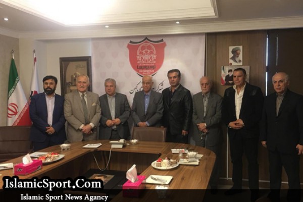  جلسه بزرگان پرسپولیس برگزار شد/ گرشاسبی با پیشکسوتان به ملاقات وزیر می‌رود