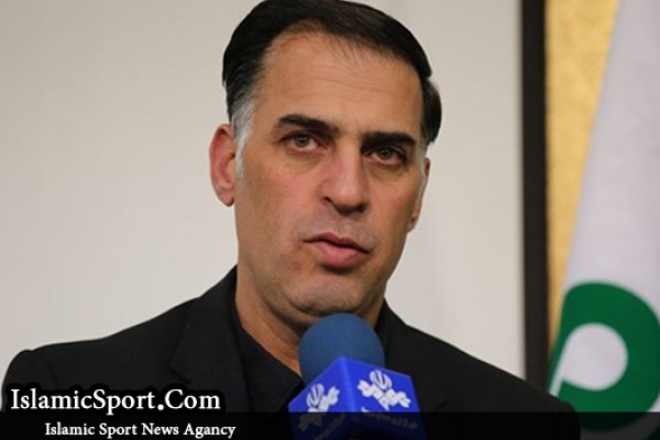 آذری: خودمان به مظاهری احتیاج داریم/ او هیچ‌جا نمی‌رود