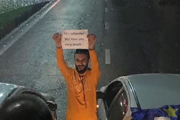 شفر عکسی از یک هوادار را منتشر کرد
