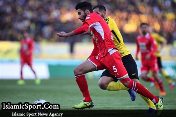 تساوی سپاهان و پرسپولیس با دو اخراجی/ شکست‌ناپذیرها، شکست ناپذیر ماندند