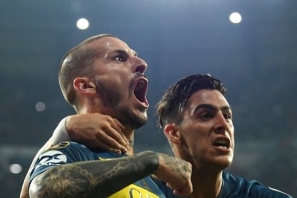 عکس/ حرکت زشت و تمسخرآمیز گلزن بوکاجونیورز در برخورد با مدافع حریف