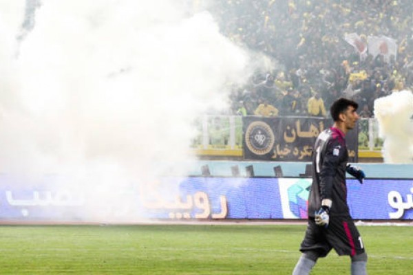 عکس/ ترس کمک داور از پرتاب نارنجک